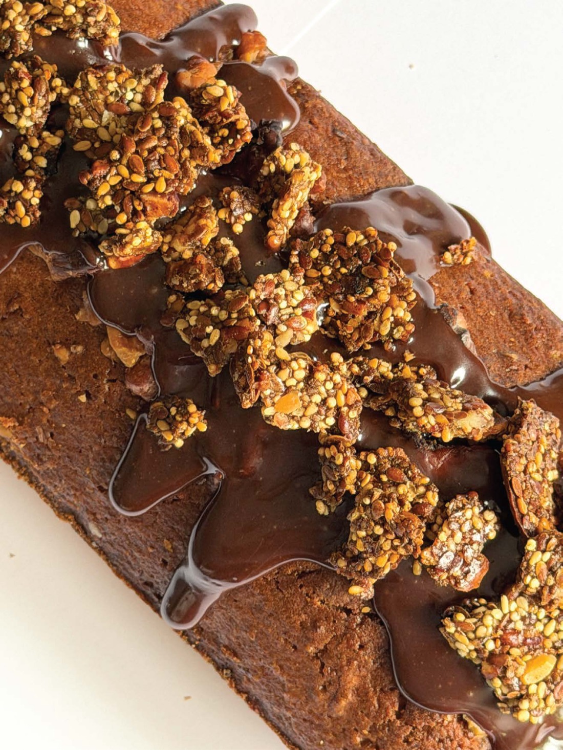 Banana bread con crema de chocolate y granola