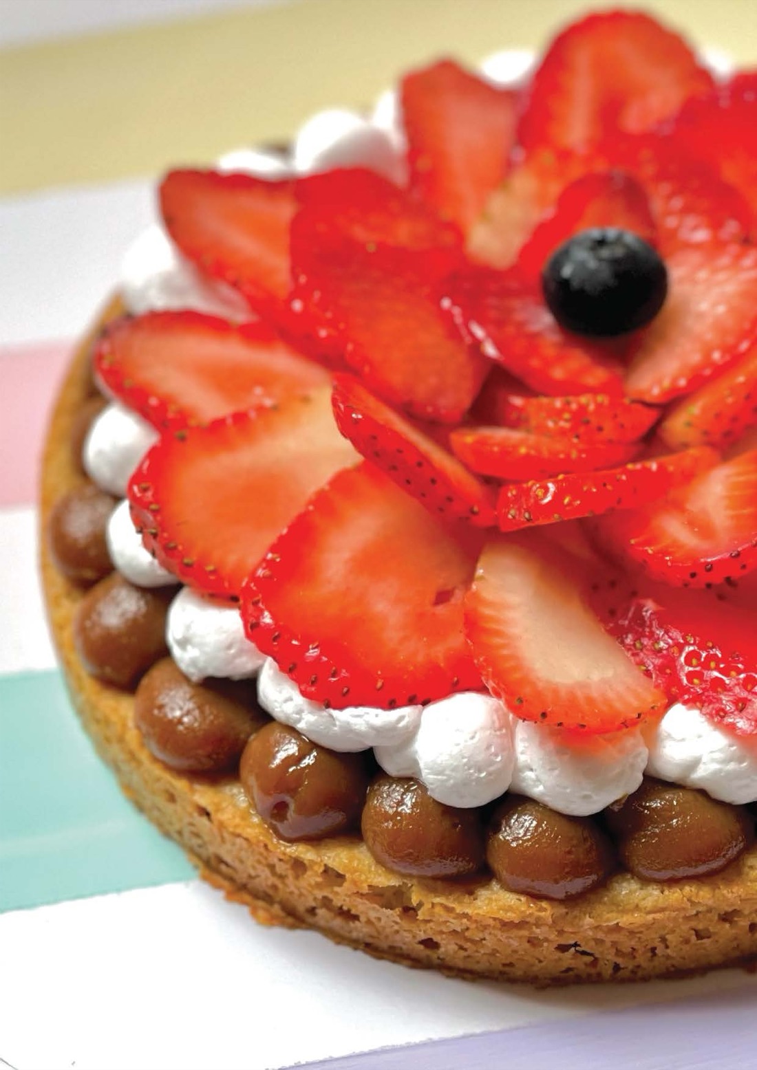 Pavlova con fresas frescas